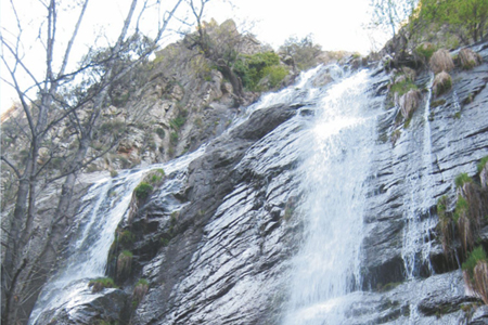 Salto de agua Arroyo Dehesa Vadillo